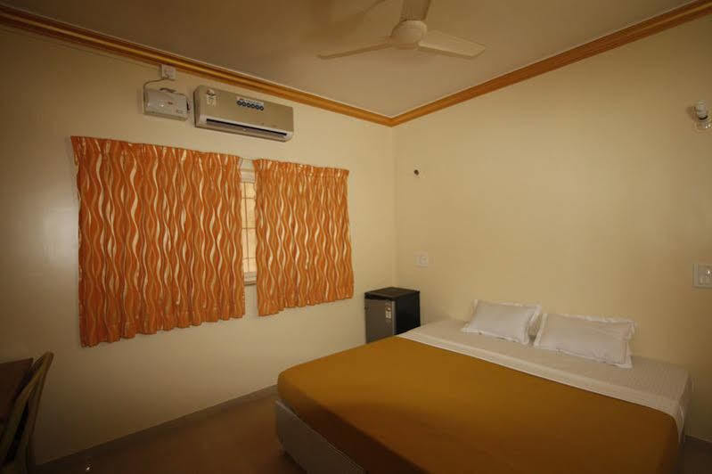 Spot On 39618 El Paso Hotel Arambol Bagian luar foto
